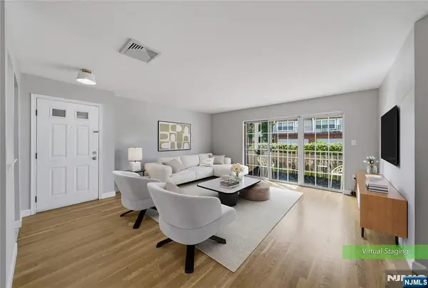 400 Crown Court 581, Edgewater, NJ 07020