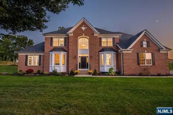 1 Cedar Court, North Haledon, NJ 07508