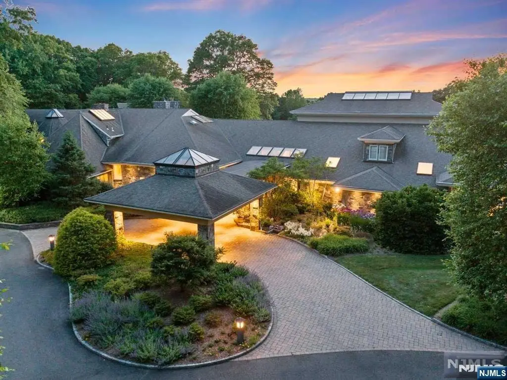 125 Chestnut Ridge Road, Saddle River, NJ 07458 - #1