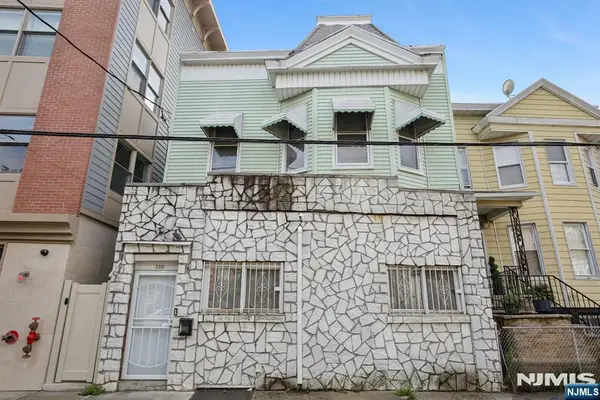 220 Garfield Avenue, Jersey City, NJ 07305