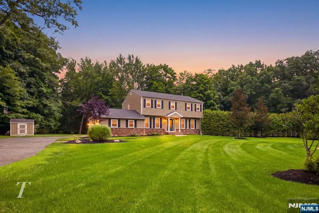 29 Sunrise Lane, Upper Saddle River, NJ 07458 - #1