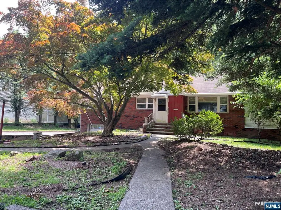 84 Grove Street, Oakland, NJ 07436 - #2