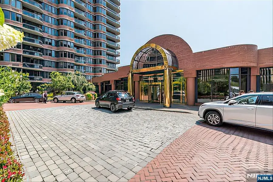 100 Carlyle Drive VG6, Cliffside Park, NJ 07010 - #3