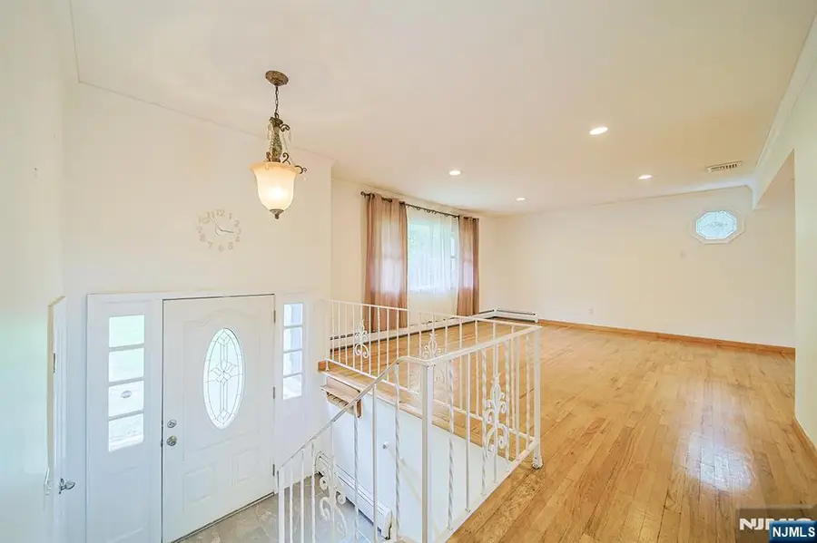 28 Forest Place, Towaco, NJ 07082 - #3