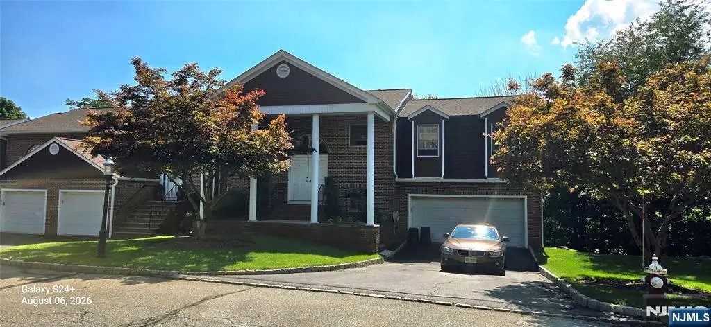 8 Beacon Hill 8, Pompton Lakes, NJ 07442 - #1