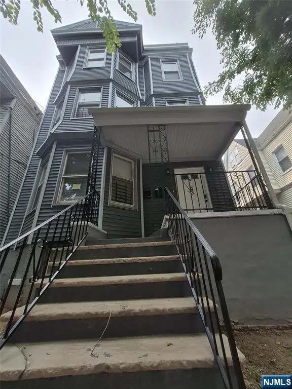 63 S 7th Street, Newark, NJ 07107