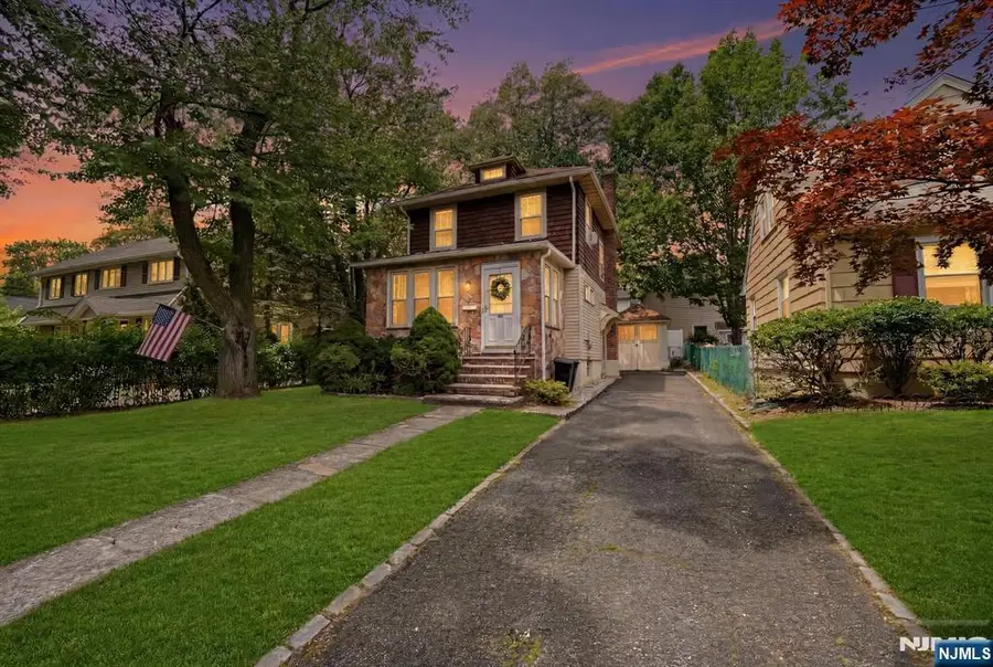 112 Grove Avenue, Verona, NJ 07044 - #2
