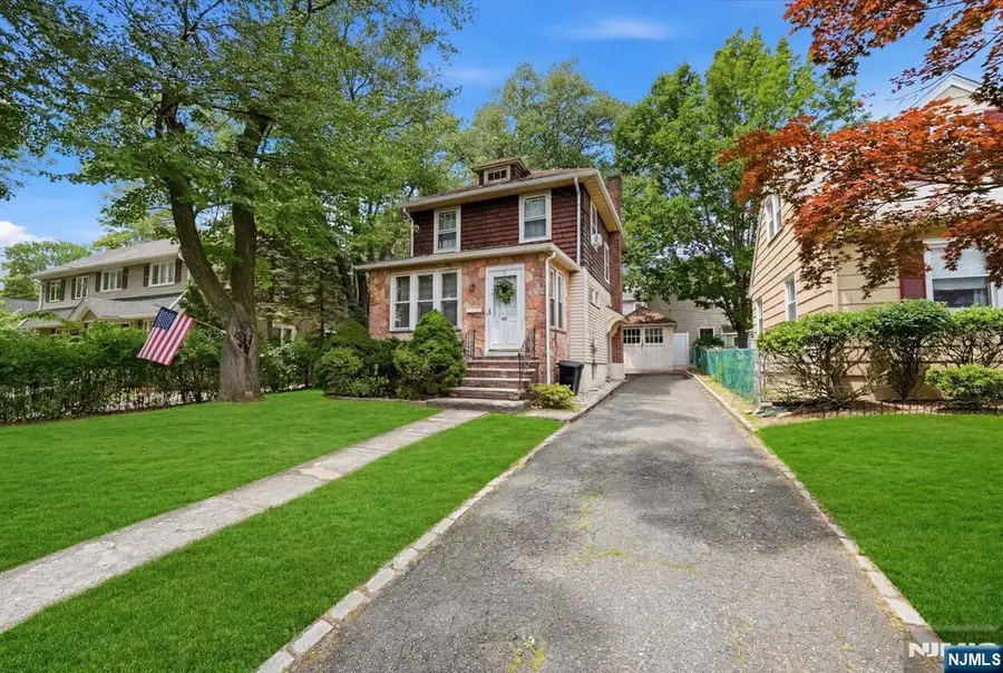 112 Grove Avenue, Verona, NJ 07044 - #3