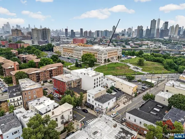 154 Chestnut Avenue, Jersey City, NJ 07306