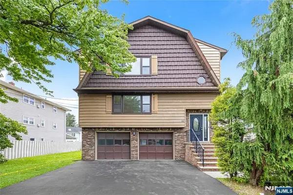 102 Gall Court, Elmwood Park, NJ 07407
