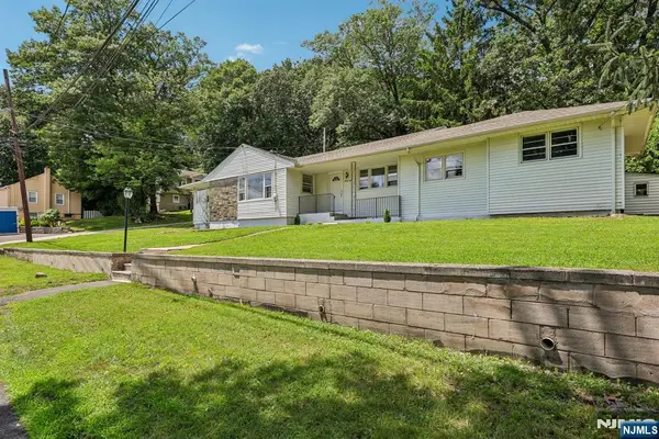 33 Lotz Street, North Haledon, NJ 07508