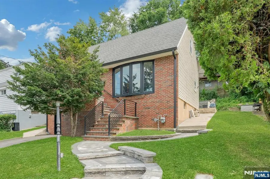 774 Ravenhill Place, Ridgefield, NJ 07657 - #2