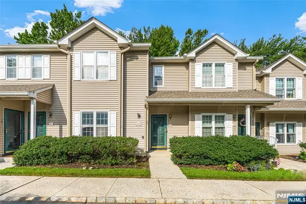 20 Mulford Court C0025, Roseland, NJ 07068