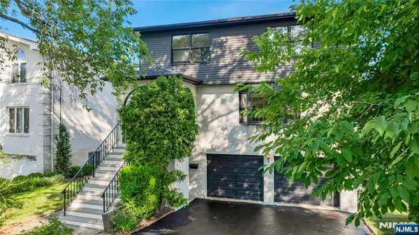 468 Morse Avenue, Ridgefield, NJ 07657