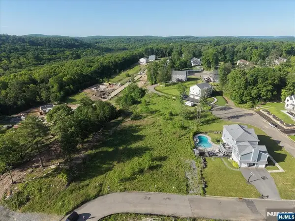 60 Heritage Drive, West Milford, NJ 07480