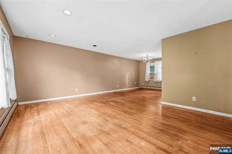 1 Gary Court, Park Ridge, NJ 07656 - #3