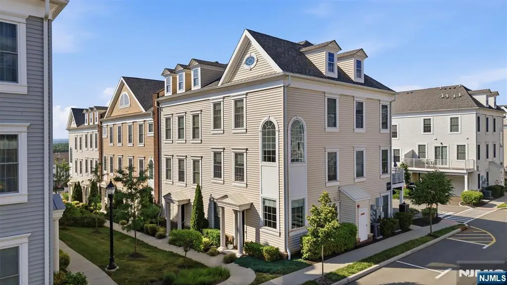 197 Roosevelt Drive, Wood Ridge, NJ 07075 - #1