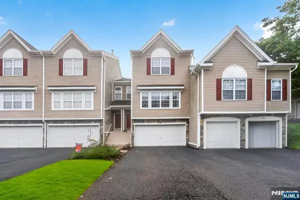 252 Ridge Drive, Pompton Lakes, NJ 07442