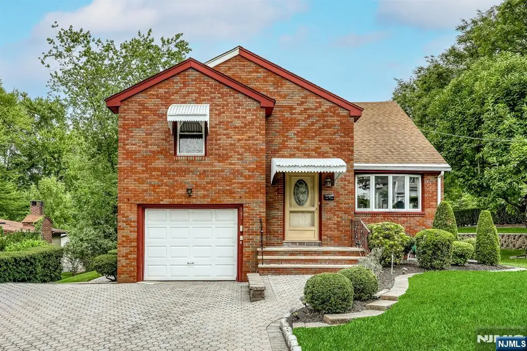 105 Arnot Place, Paramus, NJ 07652 - #1