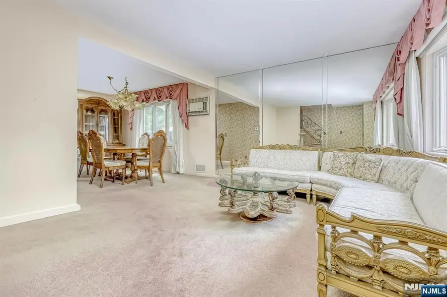 105 Arnot Place, Paramus, NJ 07652 - #3