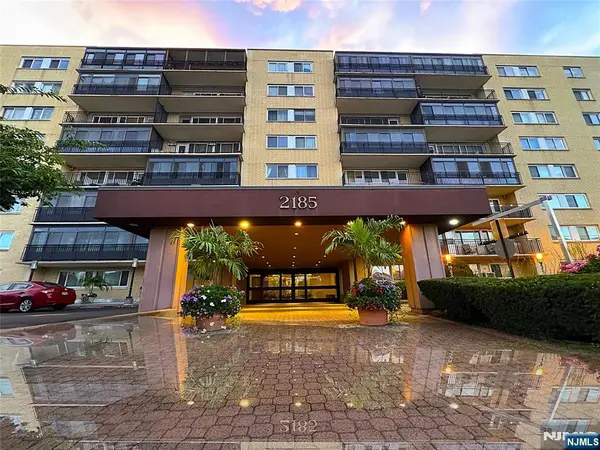 2185 Lemoine 8M, Fort Lee, NJ 07024