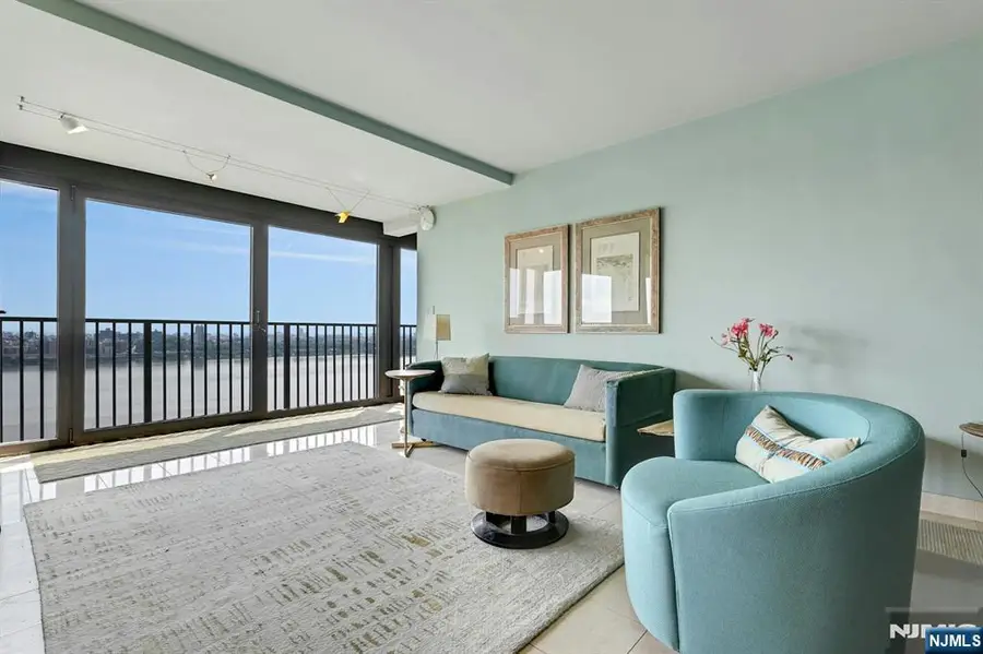3 Horizon Road 1033, Fort Lee, NJ 07024 - #2