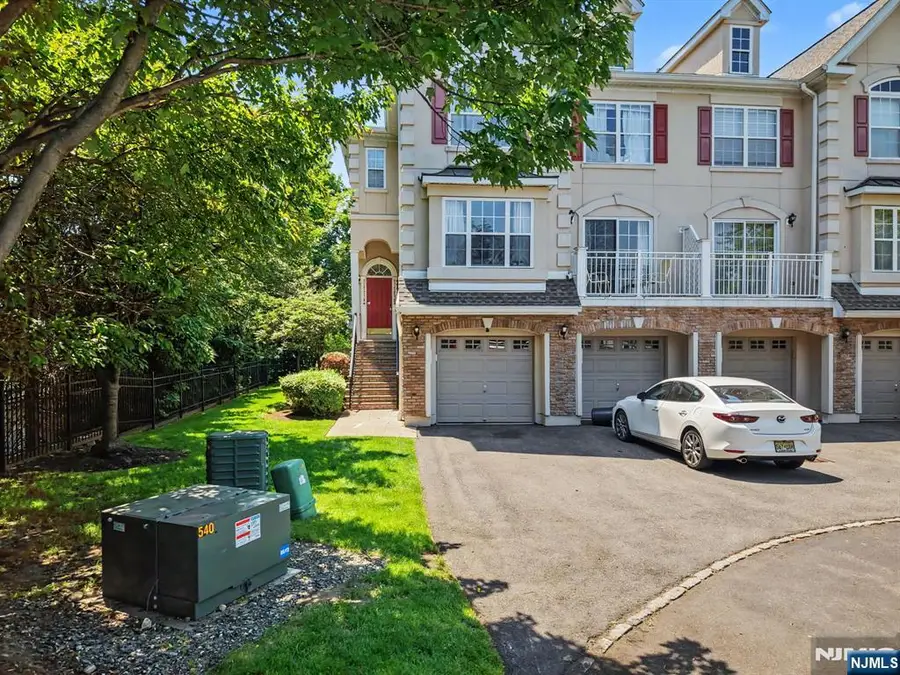180 Blue Heron 180, Secaucus, NJ 07094 - #2