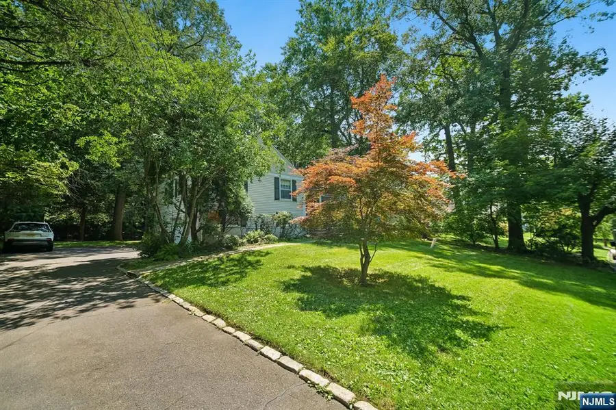 9 Coleridge Road, Short Hills, NJ 07078 - #3