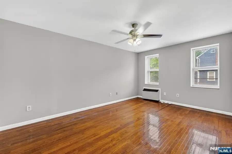 19 Lyons 204, Newark, NJ 07112 - #3