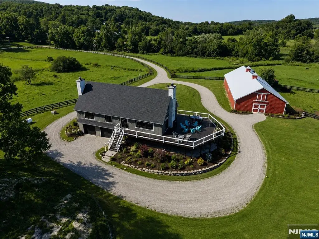 956 County Rt 517, Vernon Valley, NJ 07418 - #1
