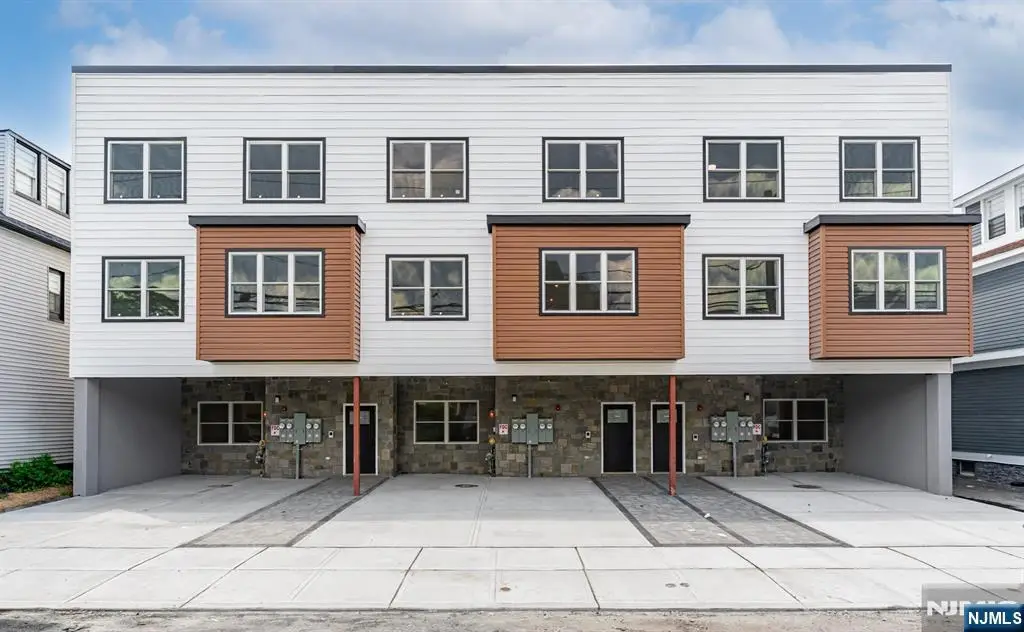 647 10th Street, Newark, NJ 07108 - #1