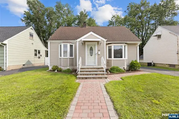 40 N Garwood Court, Garfield, NJ 07026