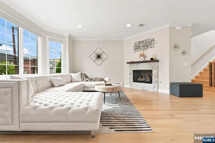 227 Lafayette Avenue B, Cliffside Park, NJ 07010 - #3