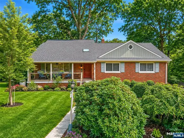 64 Grandview Drive, Haledon, NJ 07508