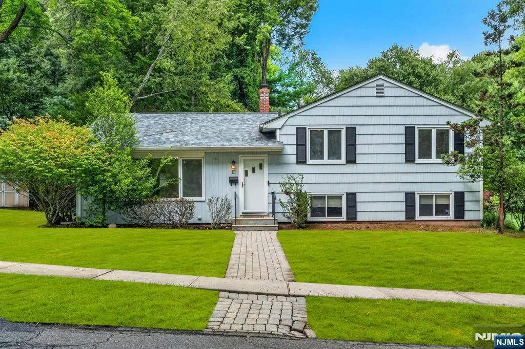 11 Lockwood Lane, Closter, NJ 07624 - #1