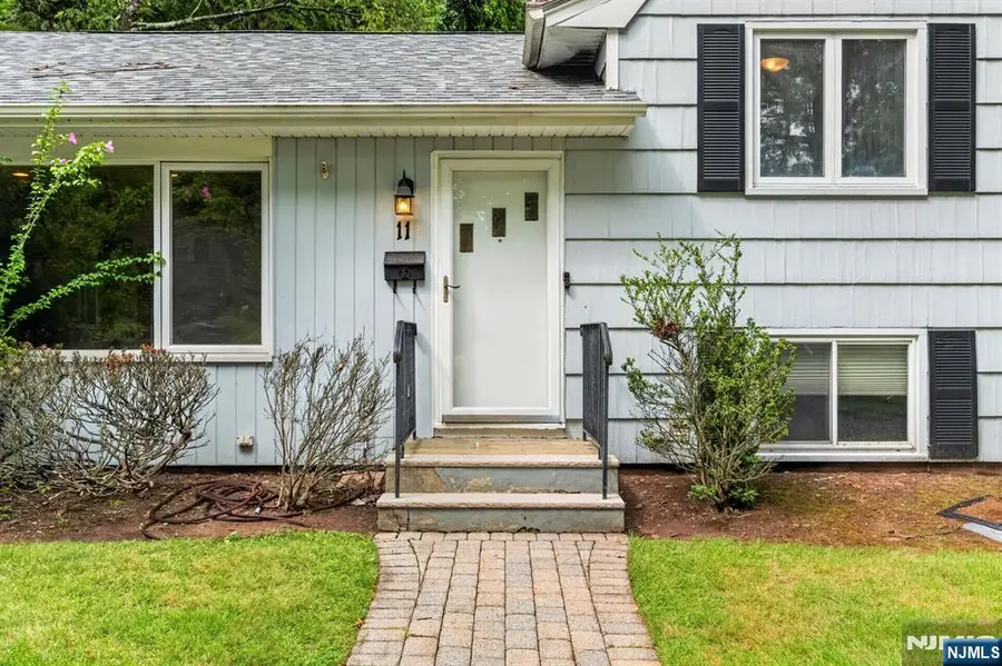 11 Lockwood Lane, Closter, NJ 07624 - #2