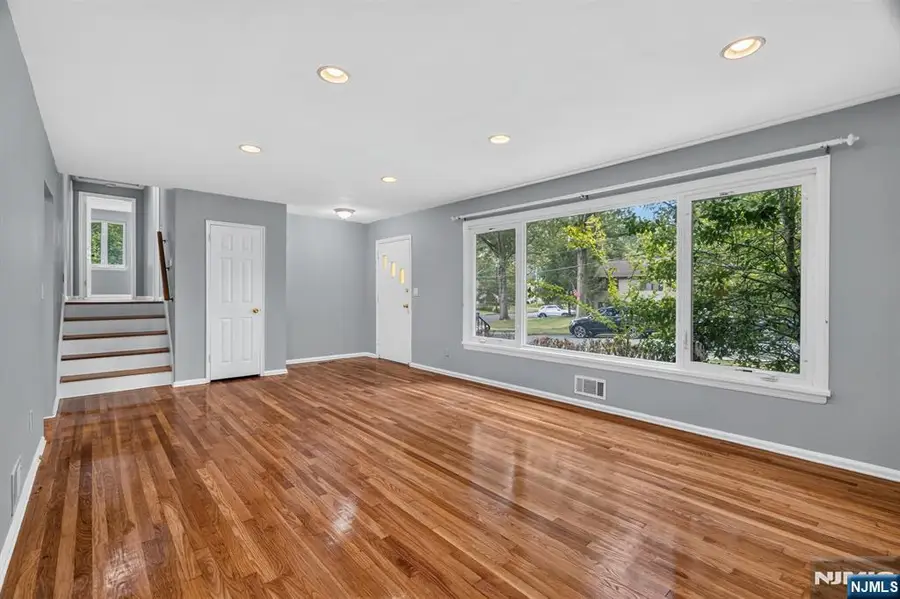 11 Lockwood Lane, Closter, NJ 07624 - #3