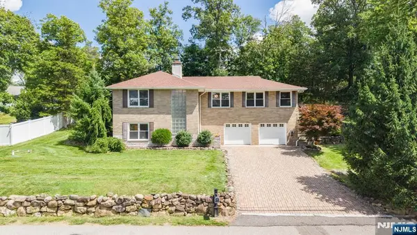 27 Dalewood Road, Wayne, NJ 07470