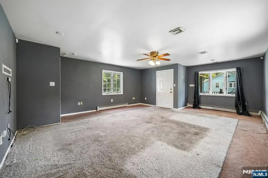 26 Grandview Avenue, Oakland, NJ 07436 - #2