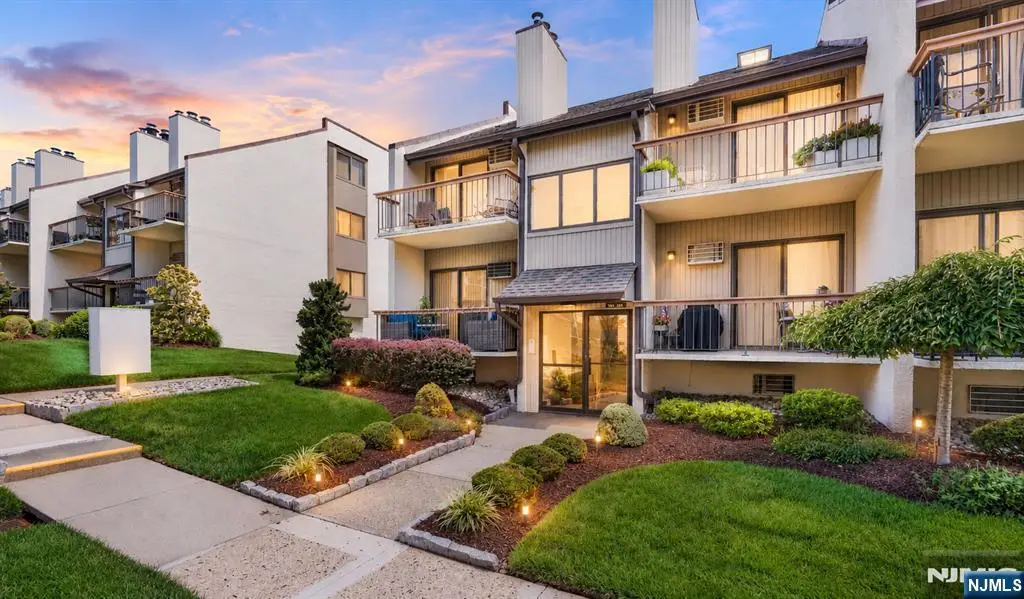 102 West Ridge Mews, Wood Ridge, NJ 07075 - #1