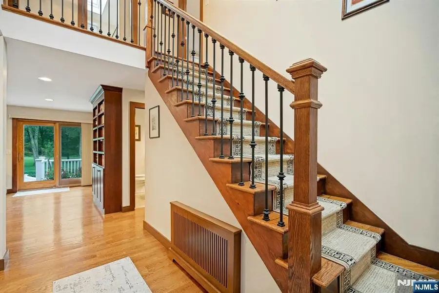25 Bryers Lane, Upper Saddle River, NJ 07458 - #2