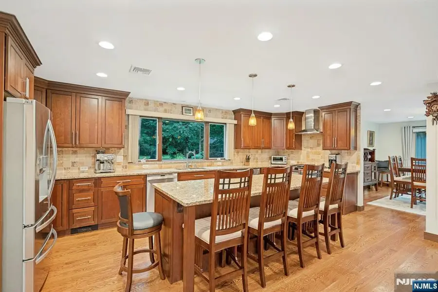 25 Bryers Lane, Upper Saddle River, NJ 07458 - #3
