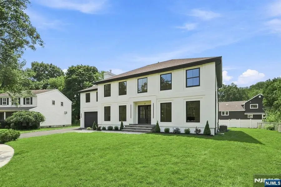 41 Pino Court, Clifton, NJ 07013 - #2