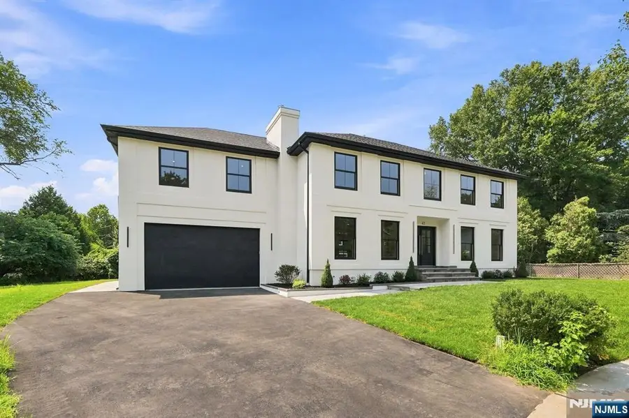 41 Pino Court, Clifton, NJ 07013 - #3