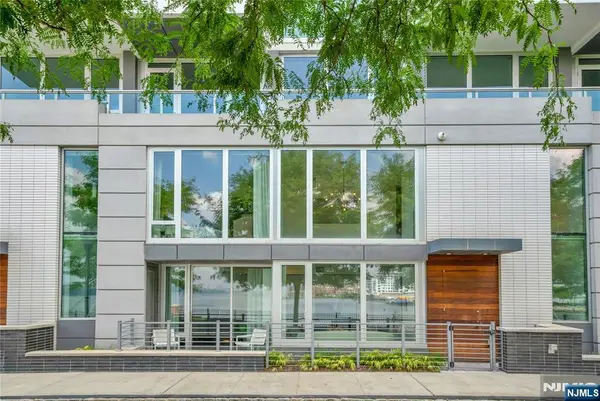 1000 Ave At Port Imperial 102, Weehawken, NJ 07086