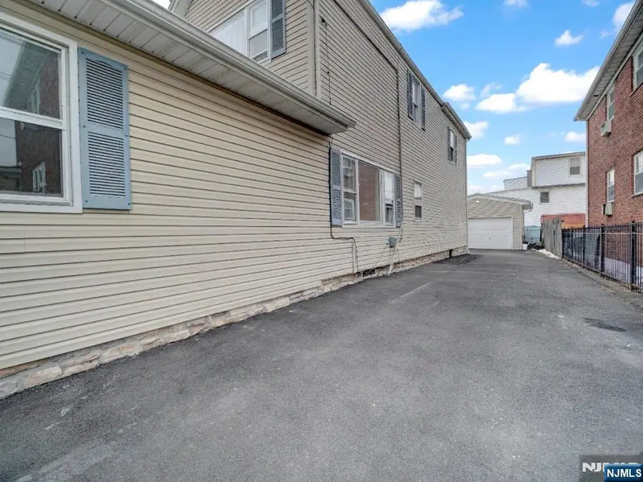 27 Honiss Street, Belleville, NJ 07109 - #3