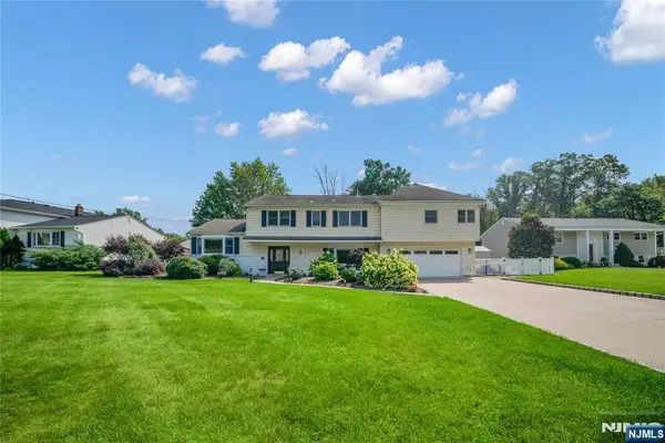 20 Normandy Road, Montville Township, NJ 07058