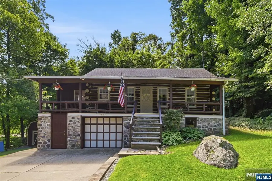 13 Woodside Drive, West Milford, NJ 07480 - #2