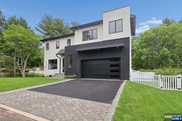 1 Bancroft Place, Cresskill, NJ 07626