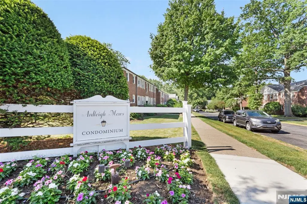 349 Bloomfield Avenue 33, Verona, NJ 07044 - #1
